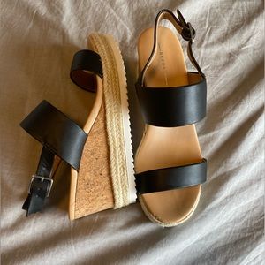 NWOT Report Footwear Sport Bottom Wedge